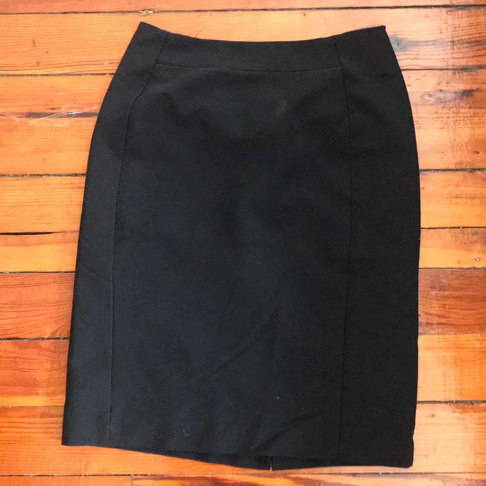 Closet Essential! Black pencil skirt 2 petite
